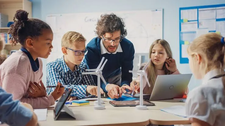 Marco Conceitual: Escolas Figitais – IA a Serviço da Aprendizagem Plena